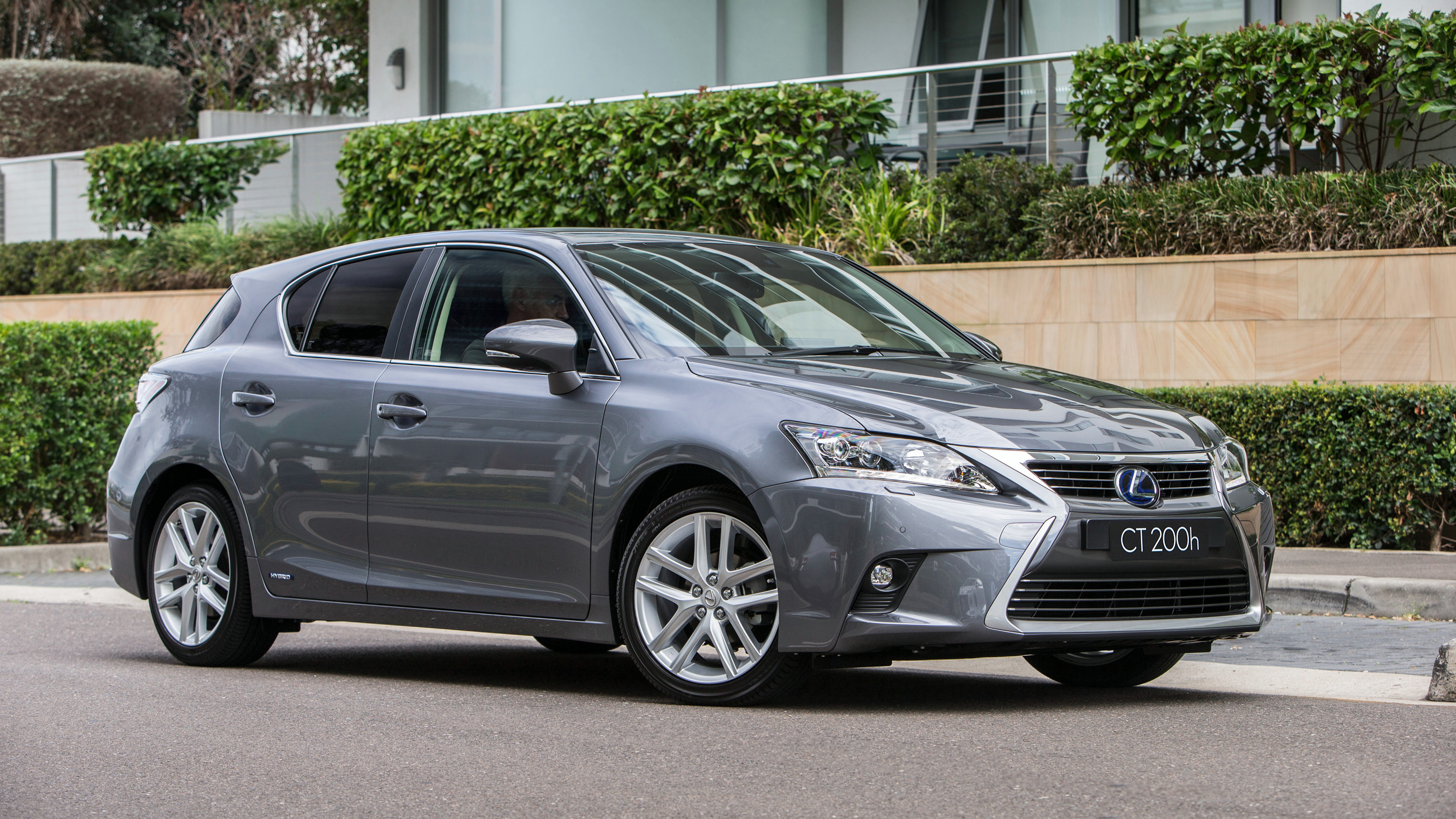 Lexus CT200h Review 2014