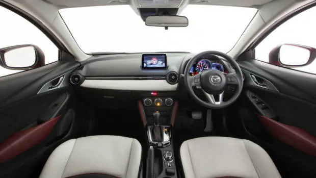 15/Mazda/CX-3/Akari/Cabin