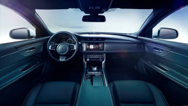 15/Jaguar/XF/Cabin