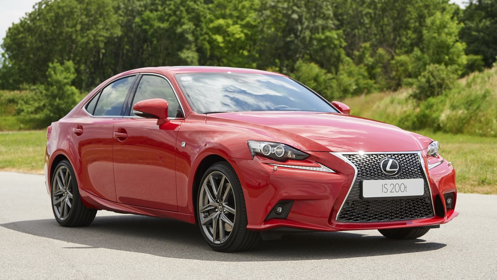 Lexus IS200t: release date of September 2015 for Australia