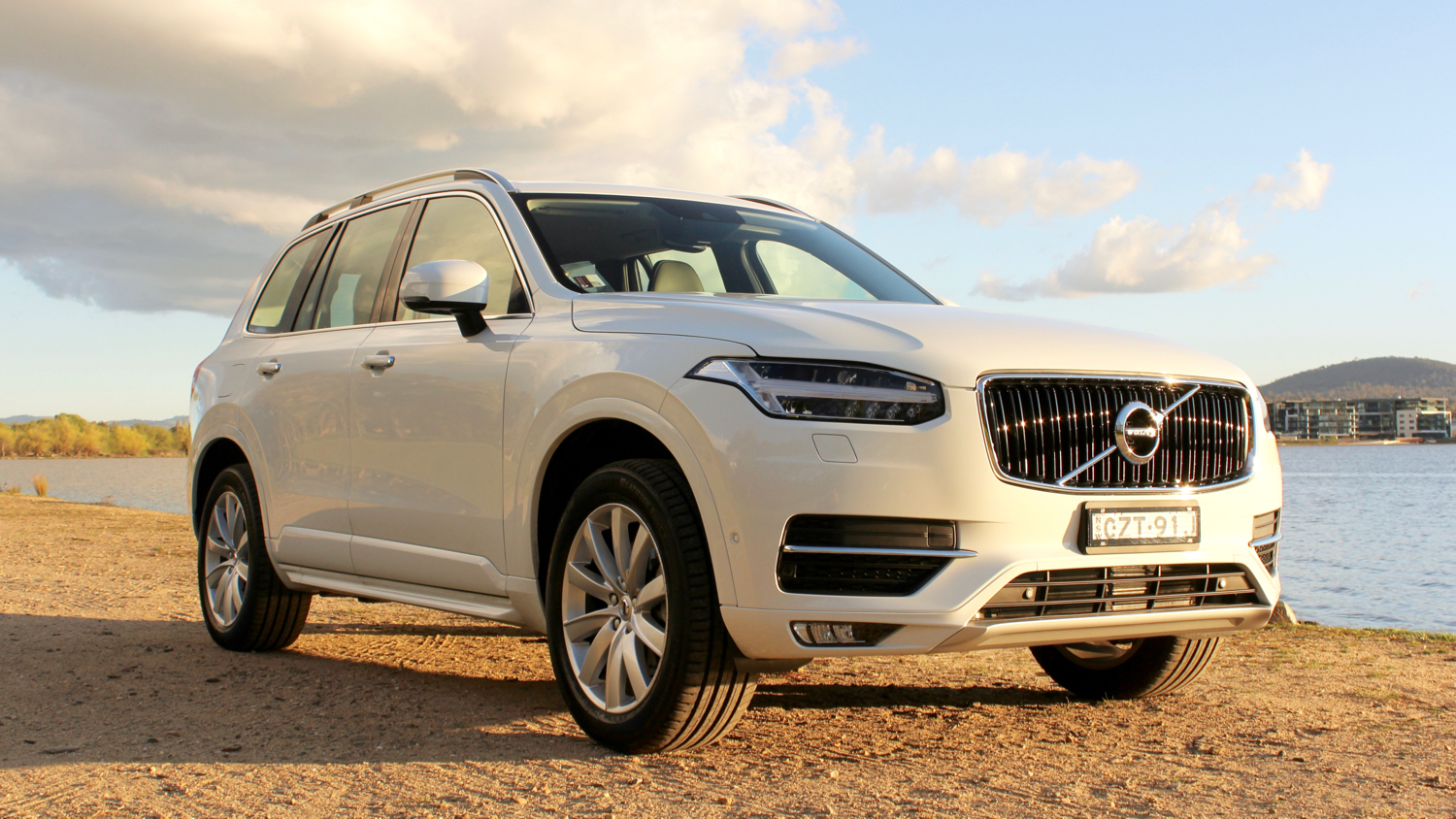 Volvo XC90 Video Review By Chasing Cars