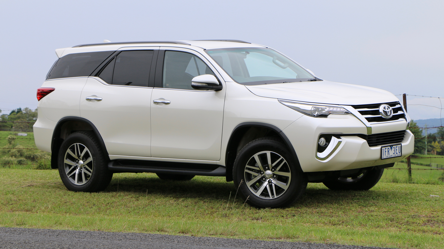 2016 Toyota Fortuner Crusade Review - Chasing Cars