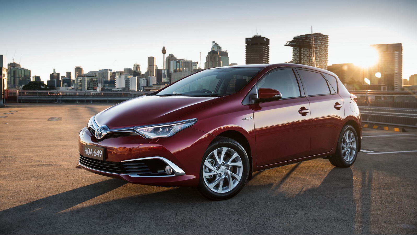Toyota Corolla Hybrid 2016: a better-looking Prius for $27k