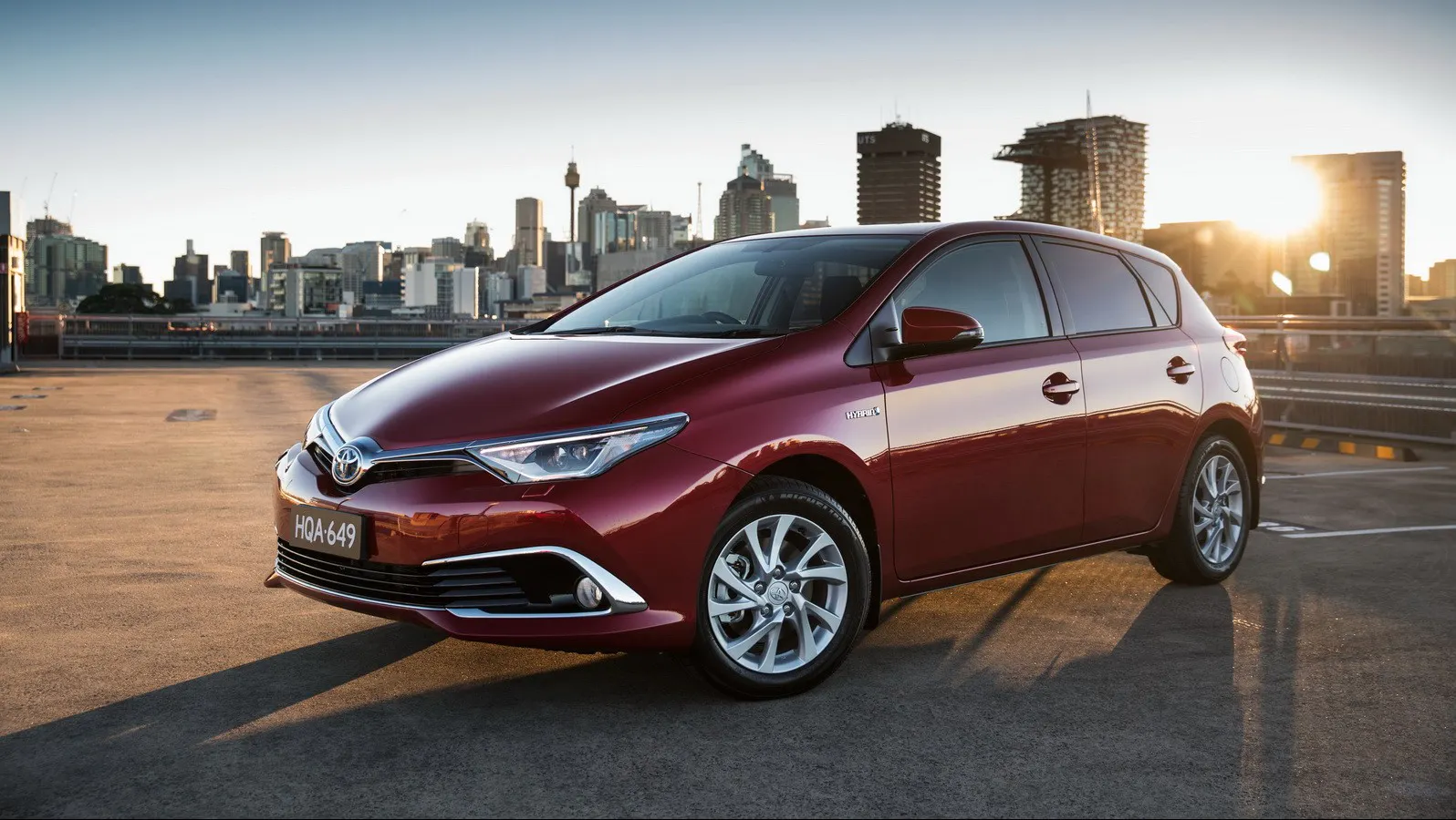 Toyota Corolla Hybrid 2016: a better-looking Prius for $27k