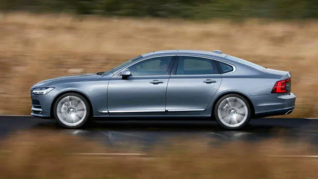 2017 Volvo S90 - Chasing Cars