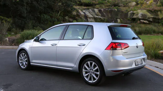 2016 Volkswagen Golf Review - Chasing Cars