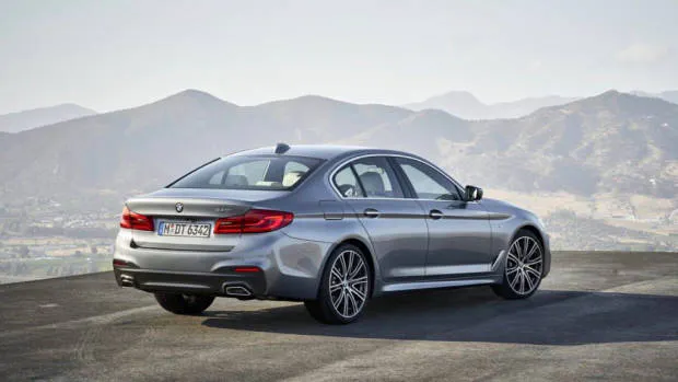 A 2017 BMW 5 Series with M Sport Package – Chasing Cars
