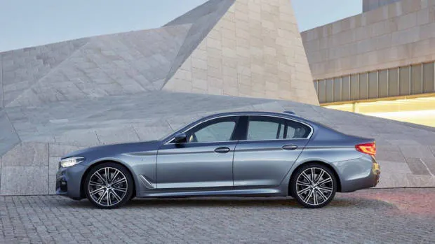 A 2017 BMW 5 Series with M Sport Package – Chasing Cars