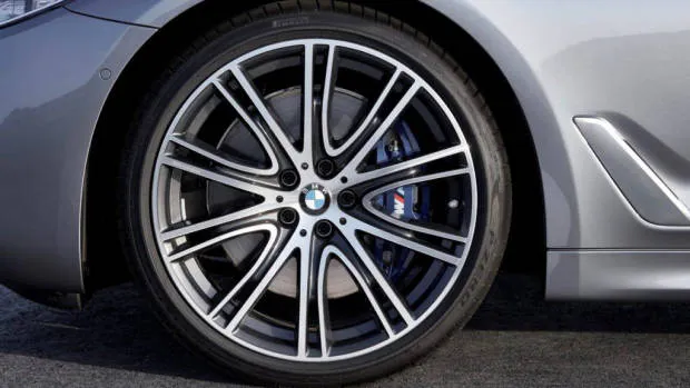 2017 BMW 5 Series M Sport wheels – Chasing Cars
