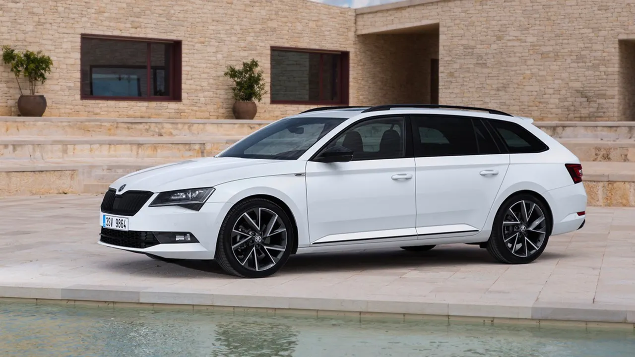 2017 Skoda Superb Sportline asks just $1,000 more than 206TSI