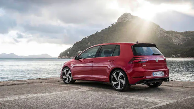 2017 Volkswagen Golf Mk7.5 red rear