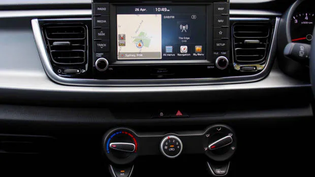 2017 Kia Rio Si infotainment