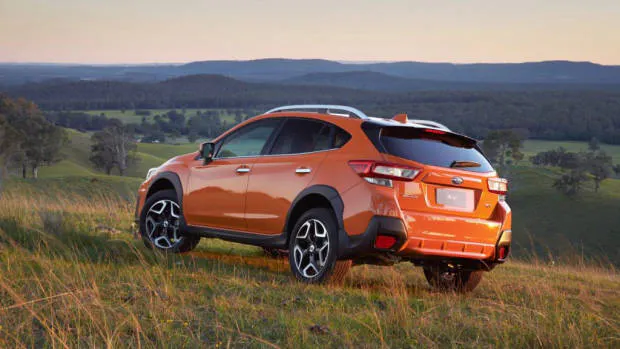 2018 Subaru XV 2.0i-S Orange rear end – Chasing Cars