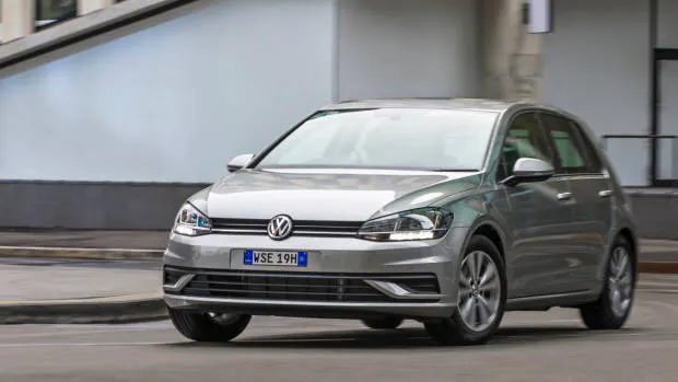 2017 Volkswagen Golf 7.5 110TSI Comfortline Driving – Chasing Cars