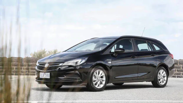 2018 Holden Astra Sportwagon black front