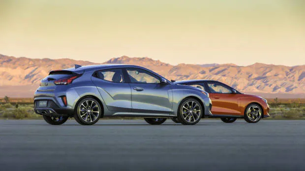 2018 Hyundai Veloster Coupe Grey and Orange