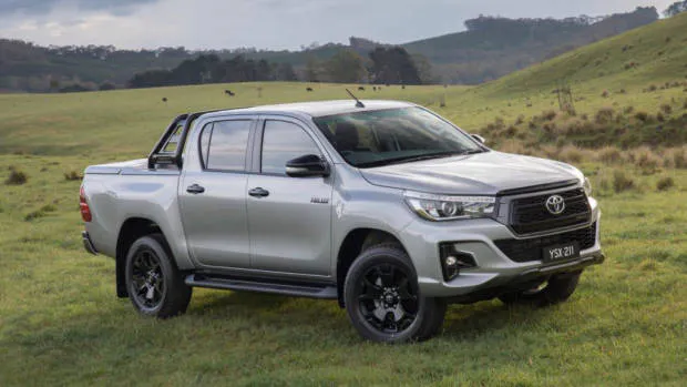2018 Toyota HiLux Rogue Silver – Chasing Cars