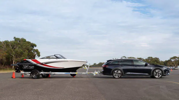 2018 Holden Commodore Calais V Tourer Darkmoon Blue Towing Boat