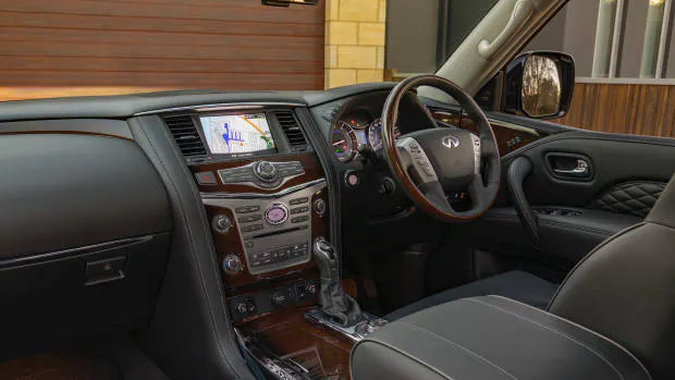 2018 Infiniti QX80 dashboard