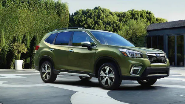2019 Subaru Forester green front static