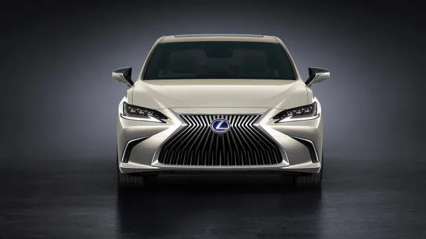 2019 Lexus ES front