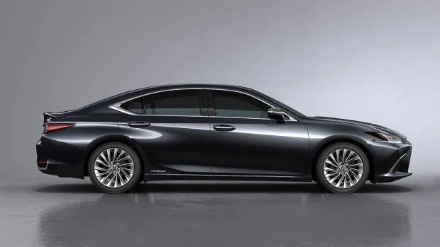 2019 Lexus ES side profile