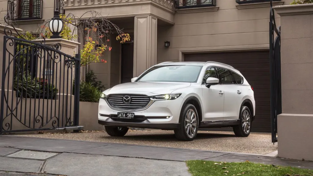 2018 Mazda CX-8 Asaki front 3/4 house