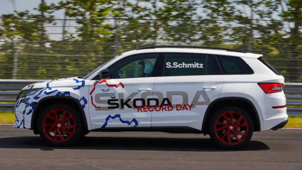 Skoda Kodiaq RS white side