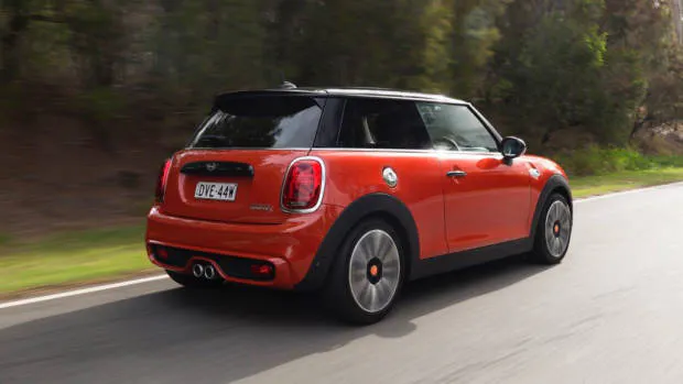 2018 MINI Cooper S 3-door Solaris Orange rear 3/4 moving