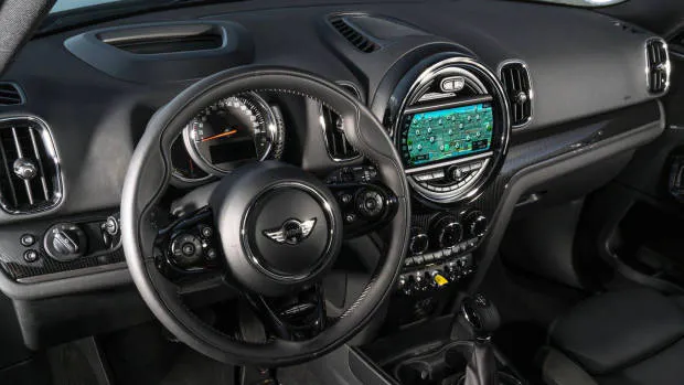 2019 MINI Countryman S PHEV dashboard