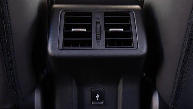 2019 Mitsubishi Outlander rear air vents