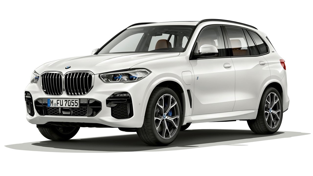 BMW X5 xDrive45e plug-in hybrid revealed