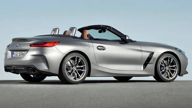 2019 BMW Z4 M40i silver rear 3/4
