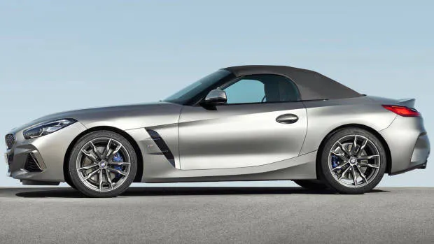 2019 BMW Z4 M40i silver side roof