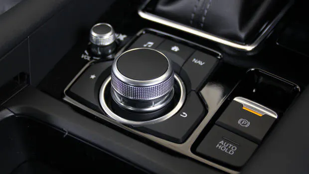 2018 Mazda 6 Touring MZD controller