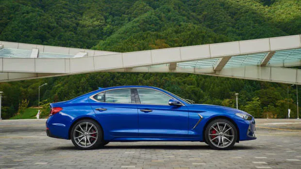 2019 Genesis G70 Sport Blue Profile