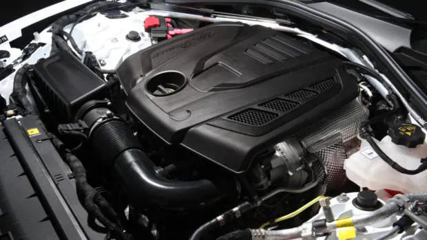 2019 Alfa Romeo Giulia 2.0 litre turbo engine