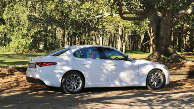 2019 Alfa Romeo Giulia Alfa White profile
