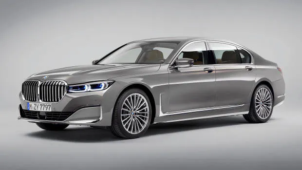 2019 BMW 7 Series grey front 3/4