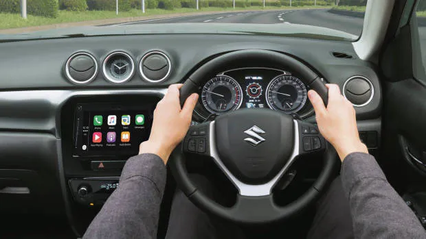 2019 Suzuki Vitara Series II interior CarPlay