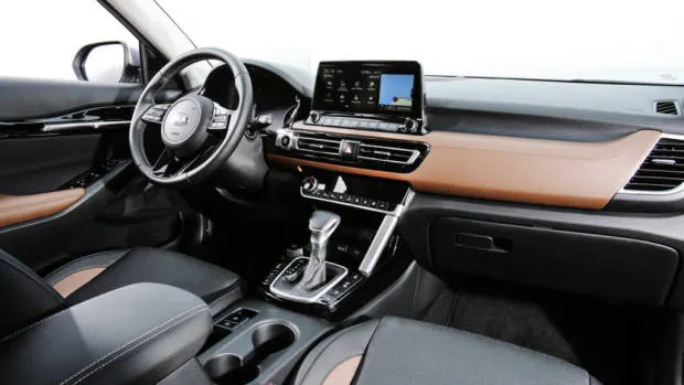 2020 Kia Seltos interior black tan