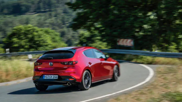 Mazda 3 Skyactiv-X 2020 rear
