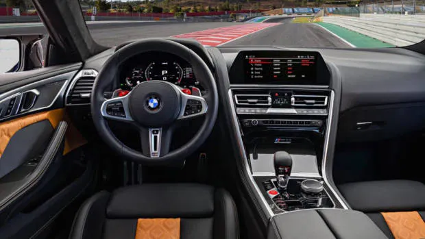 2020 BMW M8 - Int 1