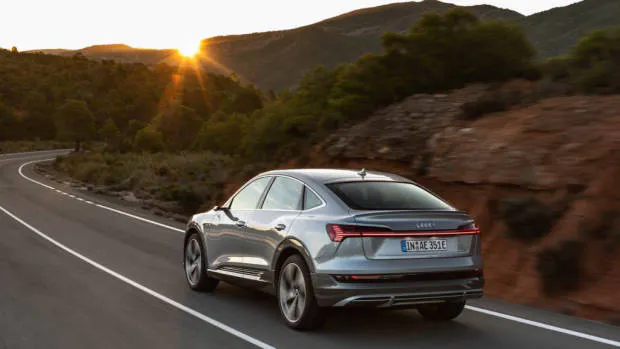 2020 Audi e-tron Sportback 1