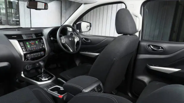2020 Nissan Navara ST - 6