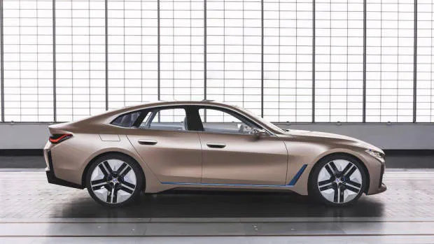 BMW i4 2021 EV concept profile