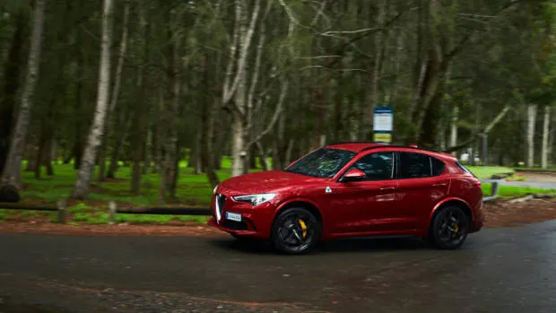 Alfa Romeo Stelvio Quadrifoglio review 2020 steering
