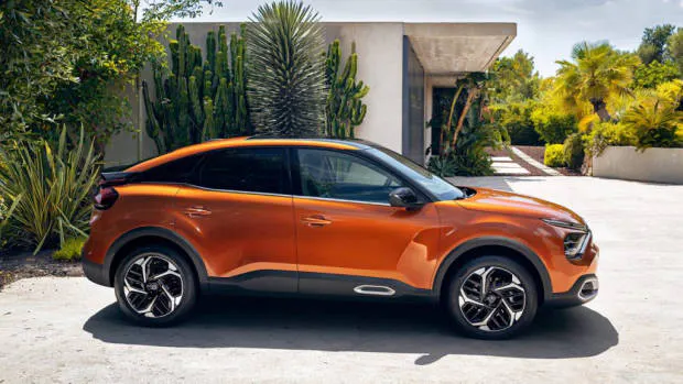 2021 Citroen C4 Side