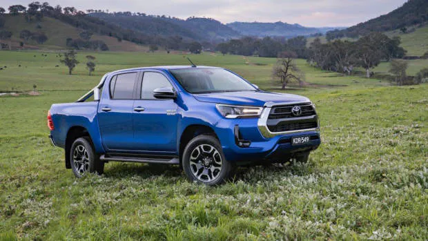 2020 Toyota Hilux SR+