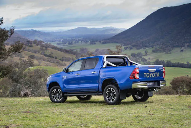 2020 Toyota Hilux SR+